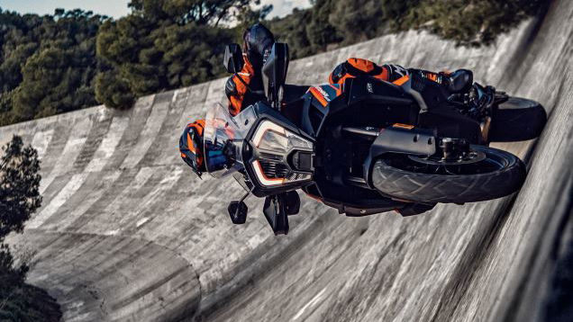 MY21 KTM 1290 SUPER ADVENTURE S